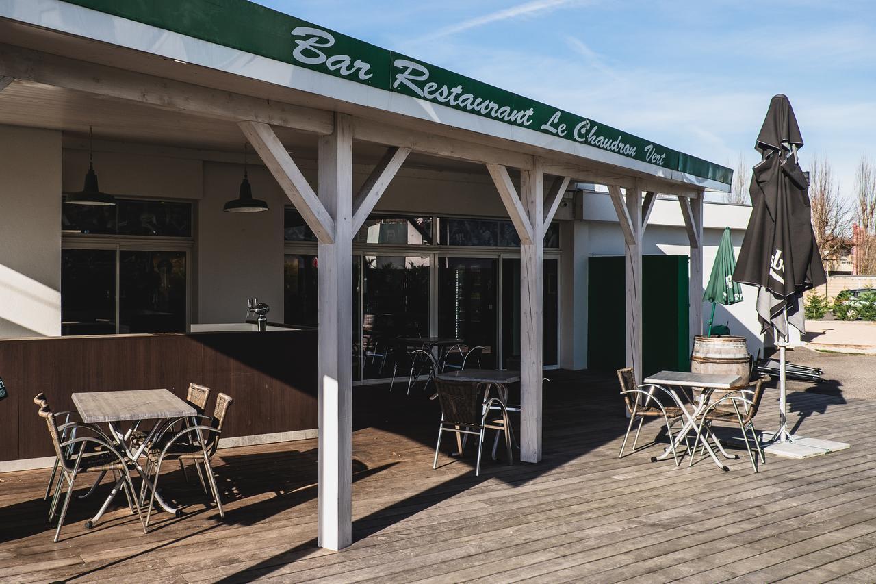 Hotel Bar Restaurant Le Chaudron Vert Saint-Etienne  Exterior photo